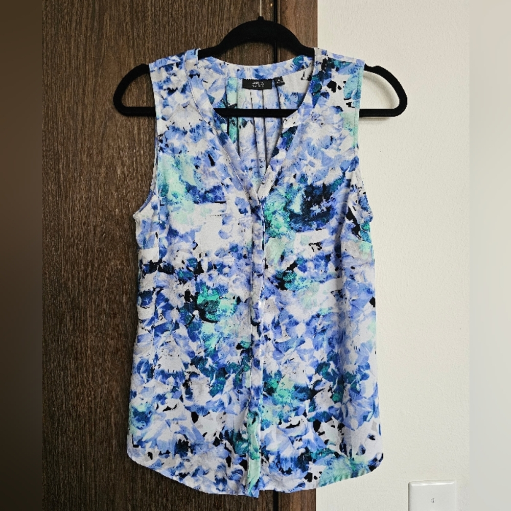 M Blue and Green Floral Sleeveless Summer Button up Blouse Apt 9. Essentials